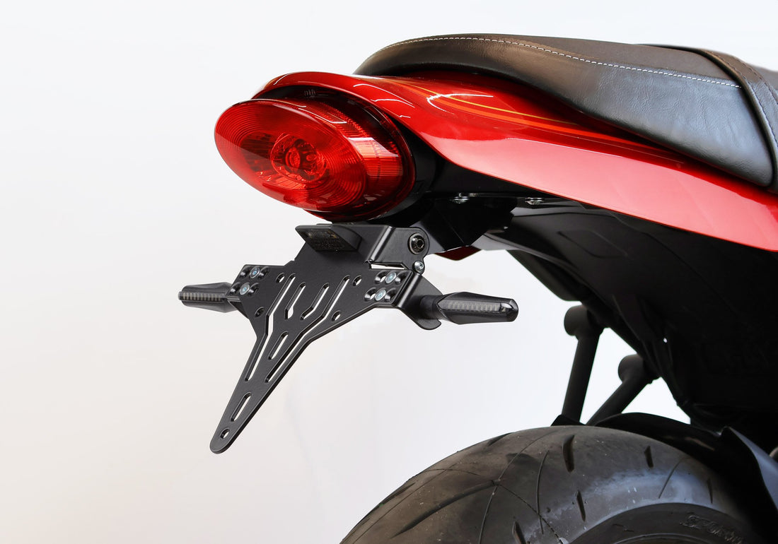 PROTECH V-SHAPE Kennzeichenhalterset inkl. Reflektor und Kennzeichenbel. schwarz
