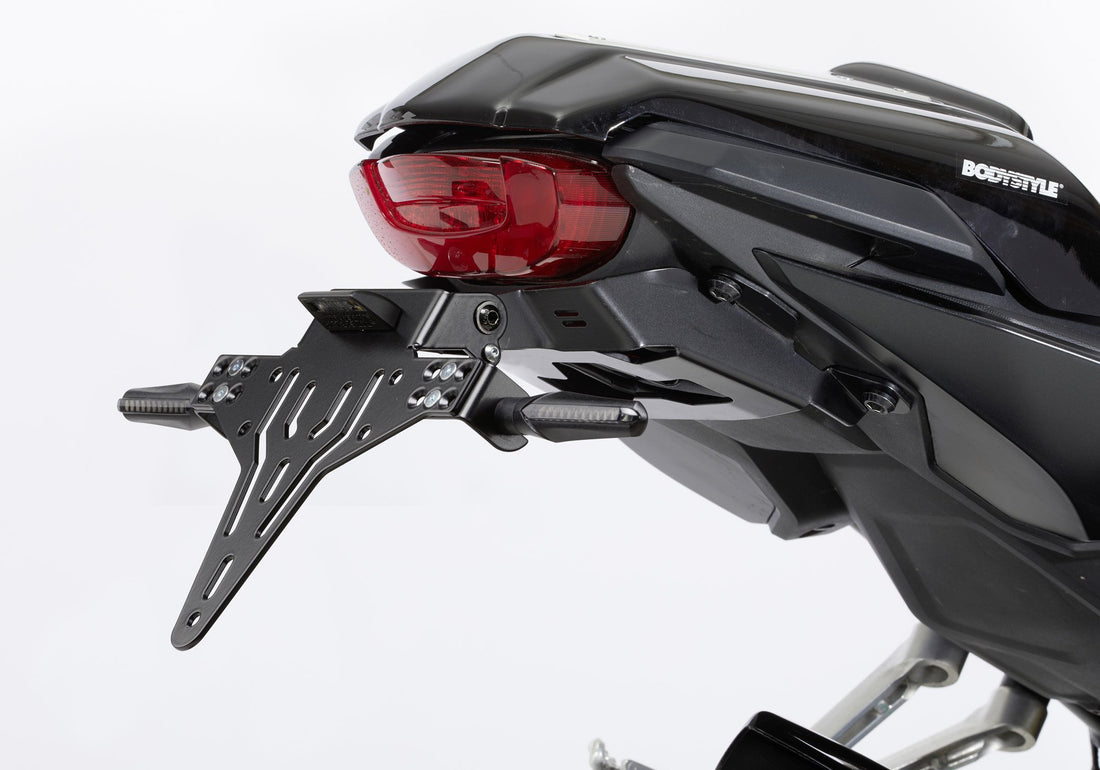 PROTECH V-SHAPE Kennzeichenhalterset inkl. Reflektor und Kennzeichenbel. schwarz